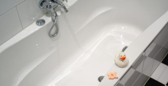 How To Fix a Leaking Bathtub